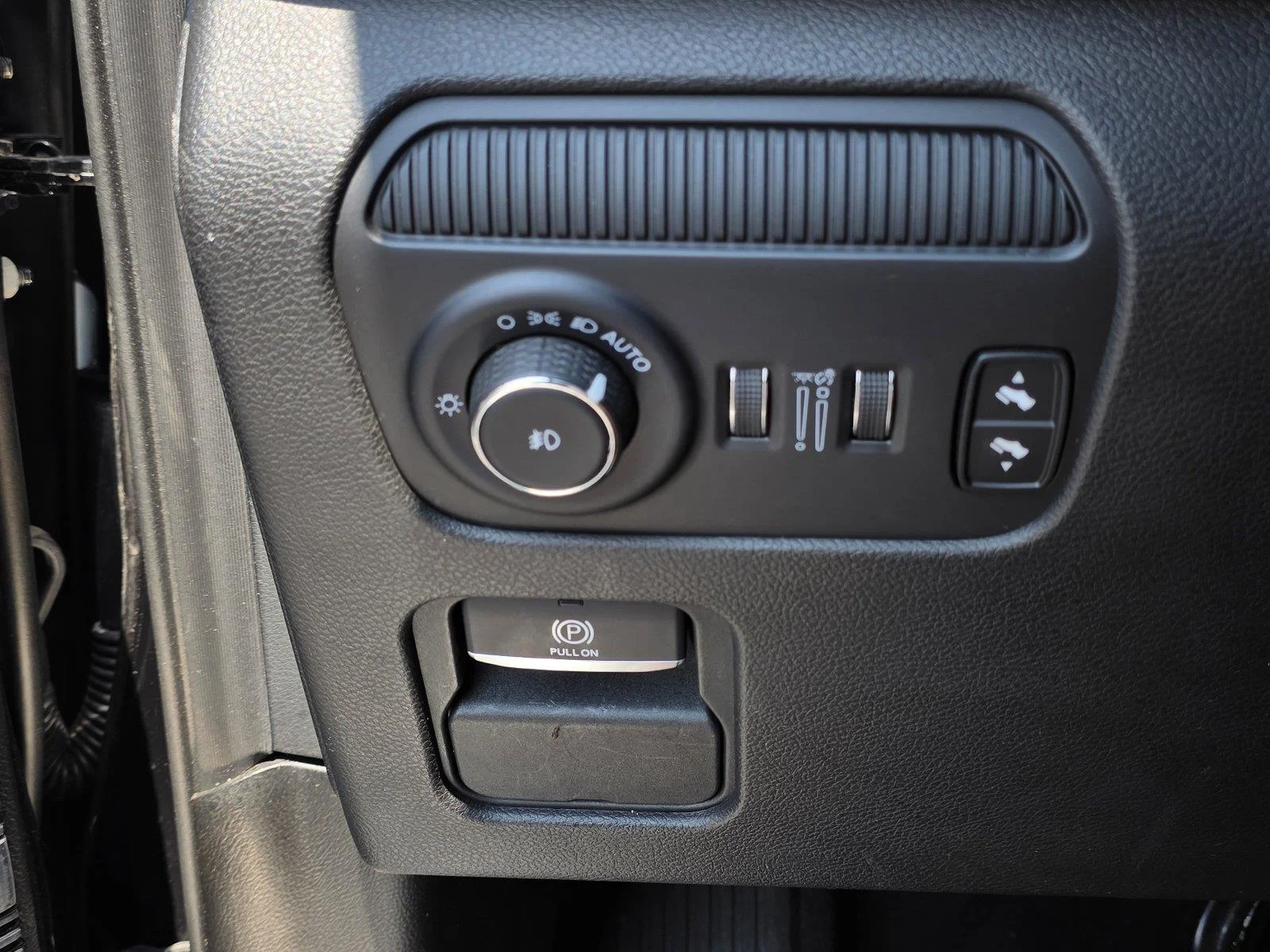 Used 2024 Midnight Sky Jeep 4x4 image 26