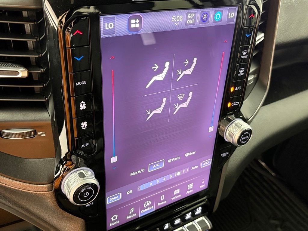 New 2026 Bright White Clear-Coat Exterior Paint RAM Tradesman image 31