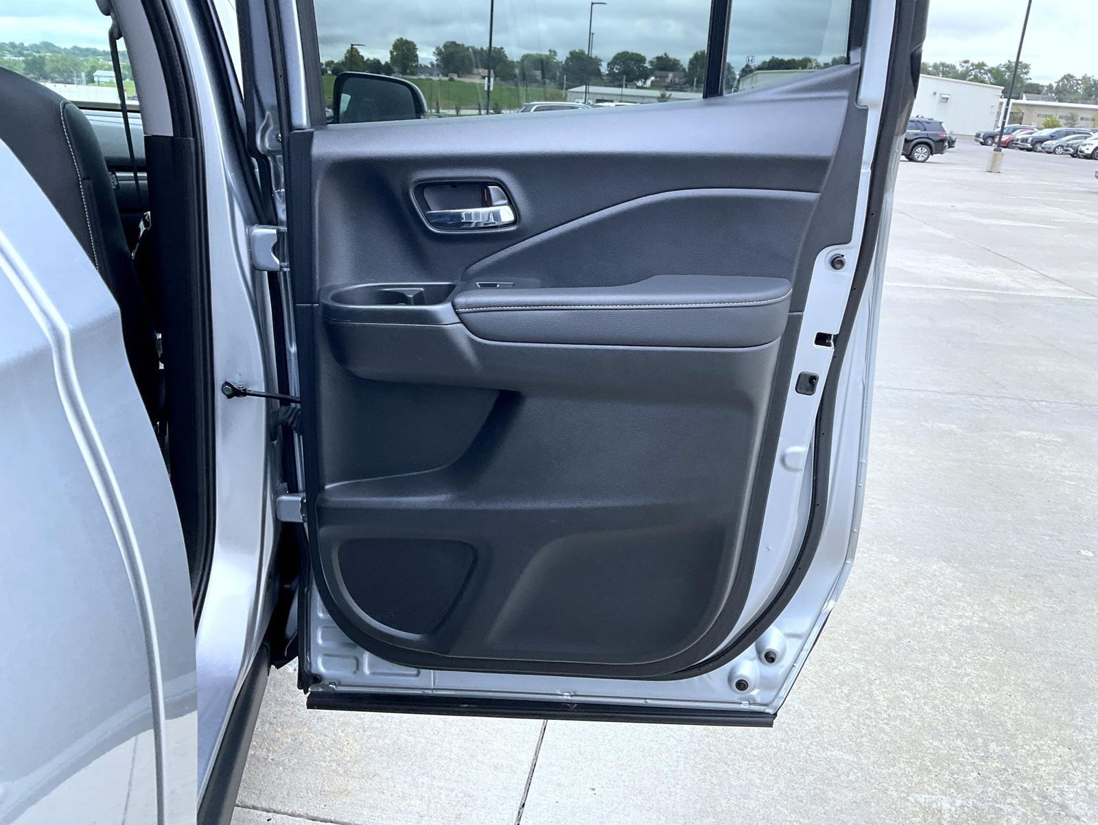 Used 2025 Silver Honda RTL image 21