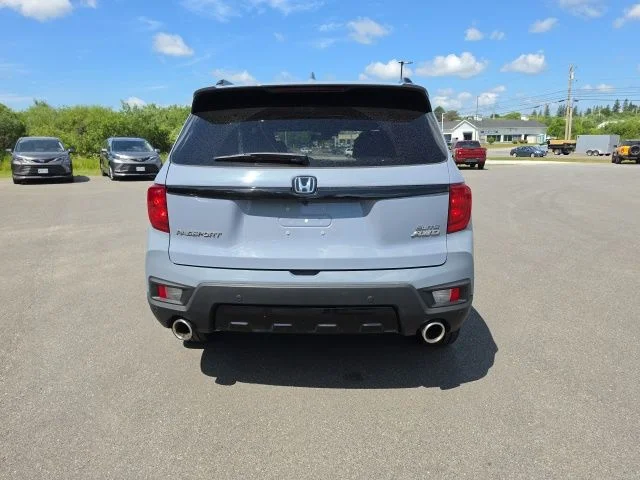 Used 2022 Blue Honda Elite image 4