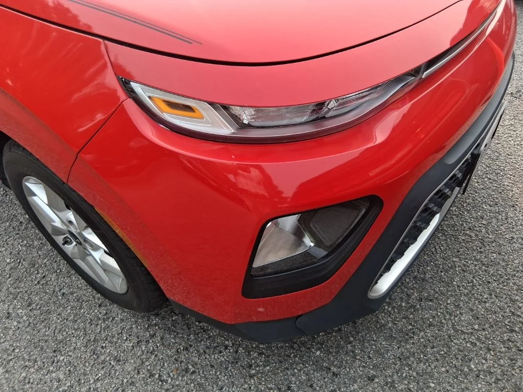 Used 2022 Red Kia LX image 3