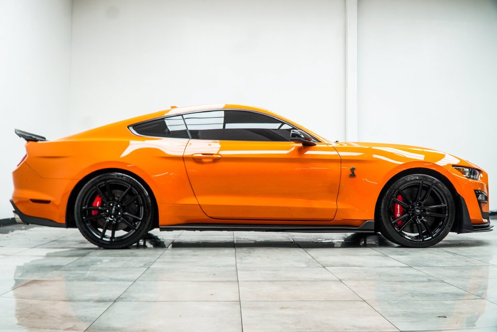 Used 2021 Orange Ford Shelby GT500 image 11