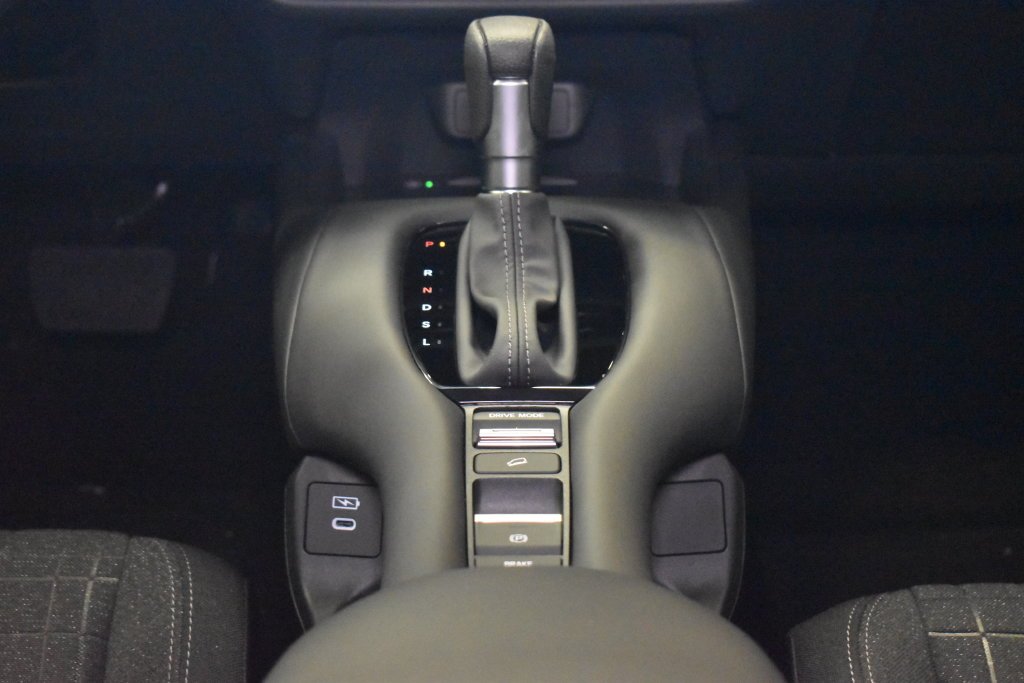 New 2027 Platinum White Pearl Honda LX image 13