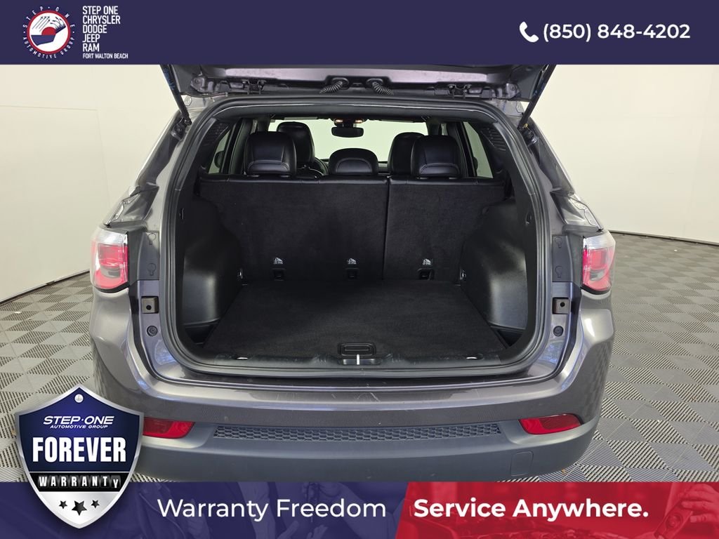 Used 2024 Gray Jeep Latitude image 28