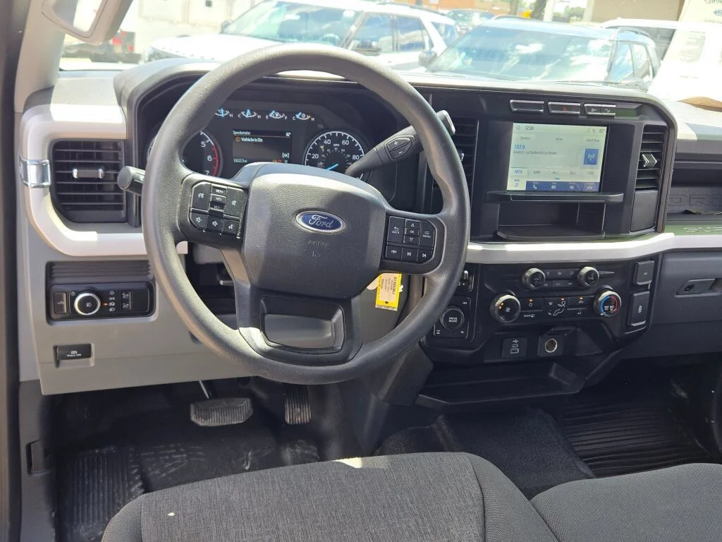 Used 2024 Oxford White Ford XL image 15
