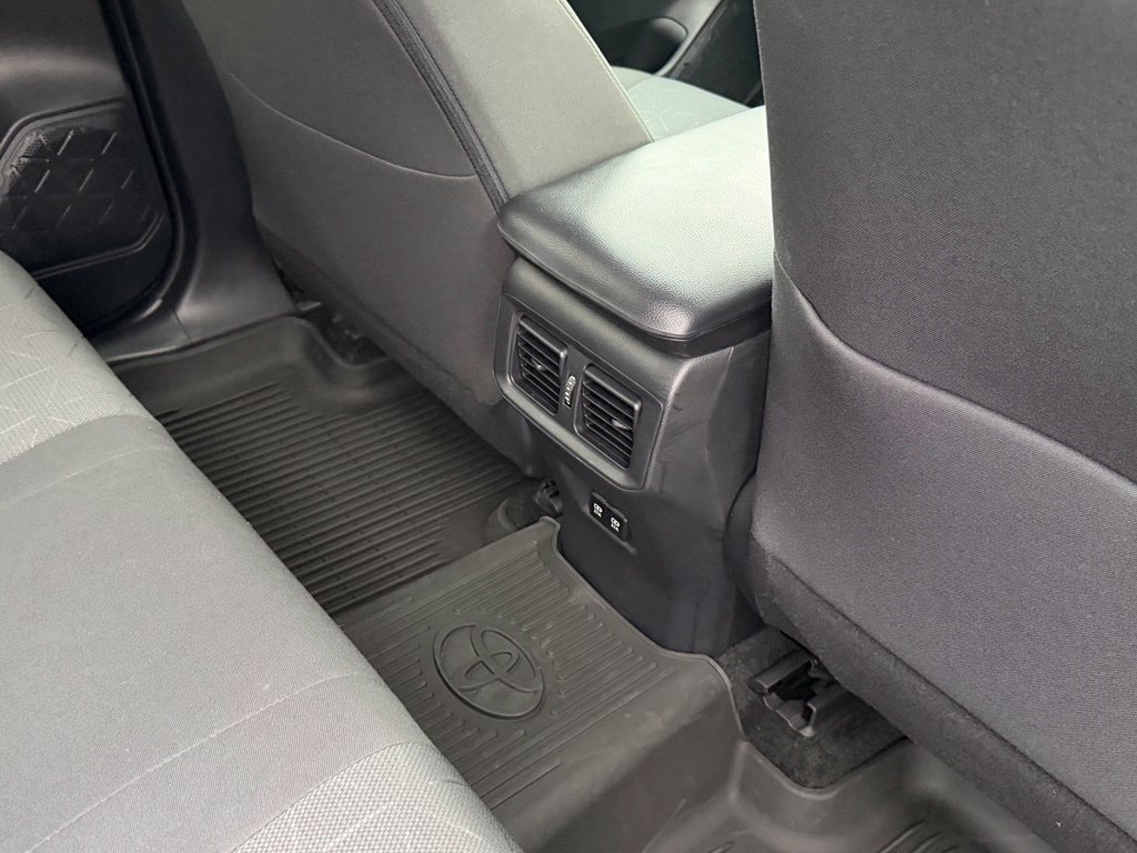 Used 2021  Toyota XLE image 39