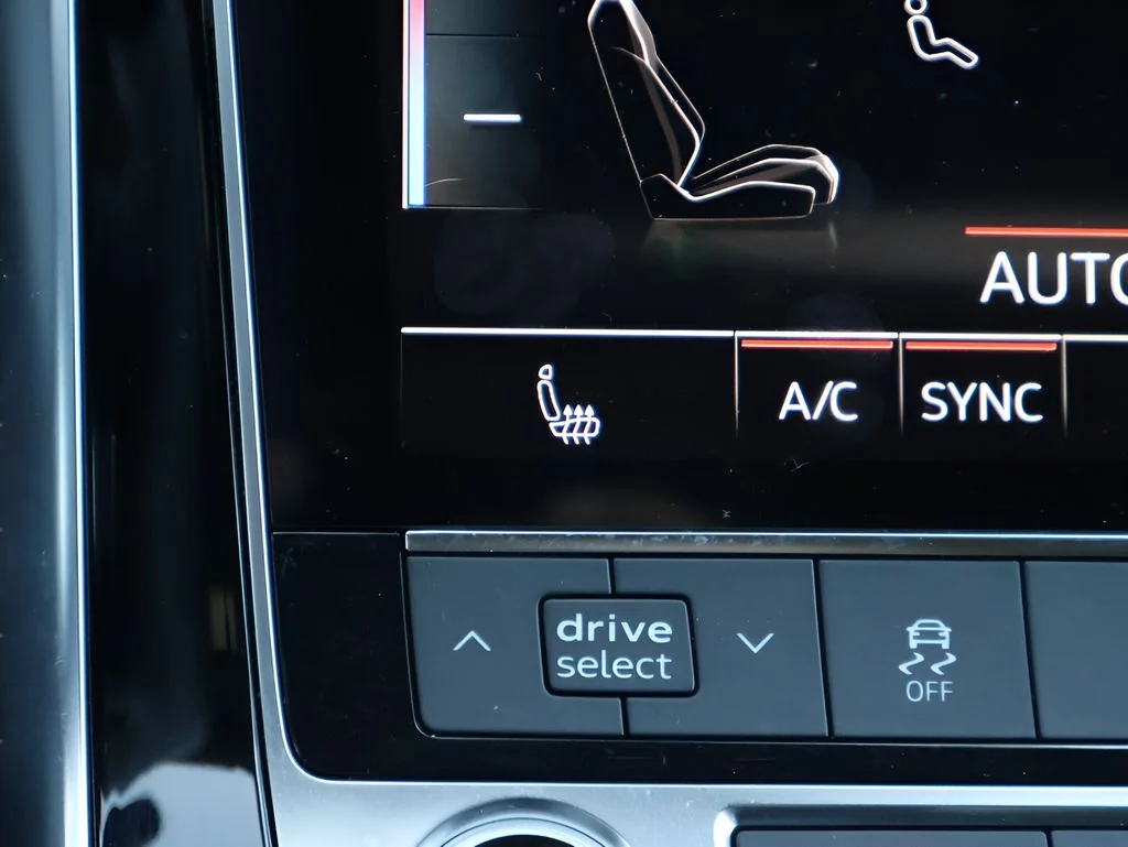 Used 2025  Audi 55 Premium Plus image 28