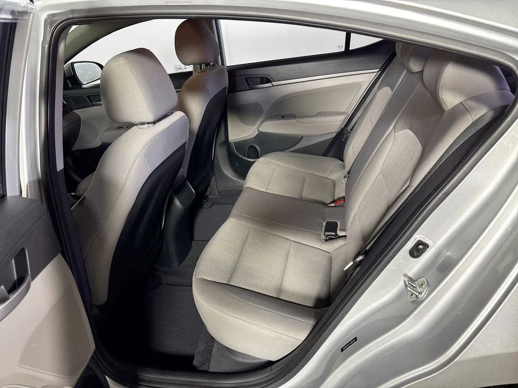 Used 2017 Silver Hyundai SE image 19