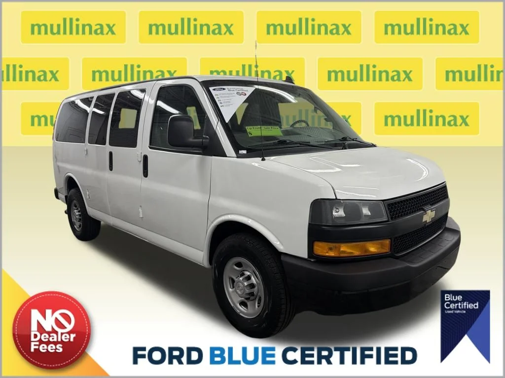 2019 Chevrolet Express 3500 LS's photo