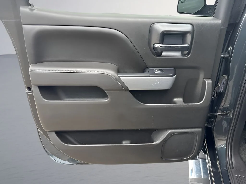 Used 2017 Gray Chevrolet LT image 27