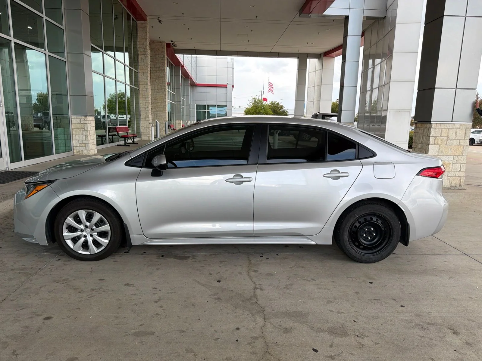 Used 2025 Silver Toyota LE image 22