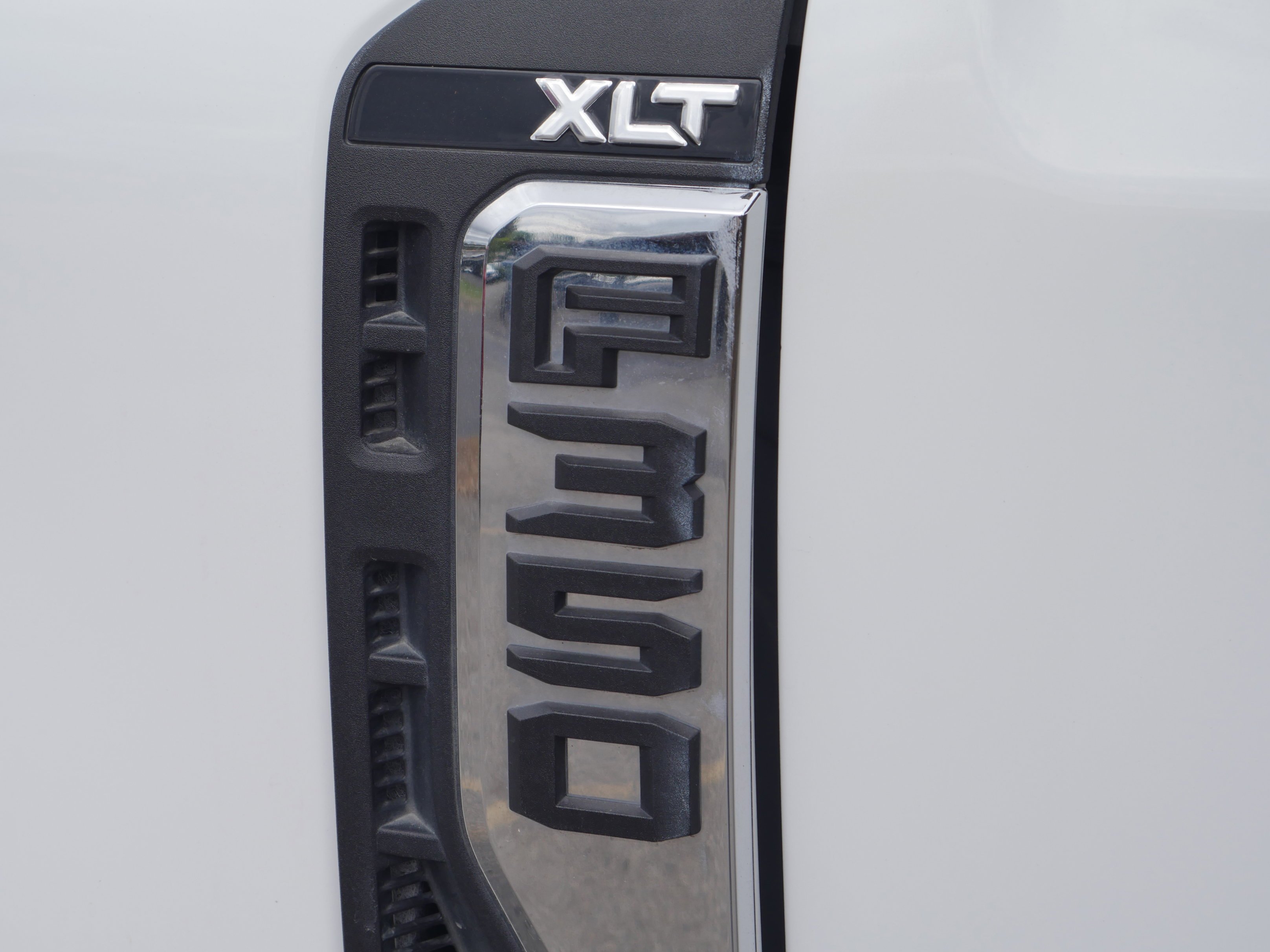 Used 2024 Oxford White Ford XLT image 15