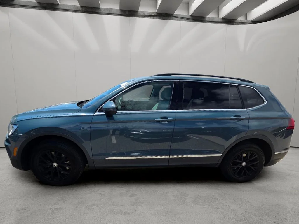 Used 2020 Stone Blue Metallic Volkswagen SE image 3