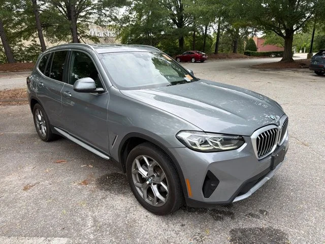 Used 2024 Gray BMW xDrive30i image 7