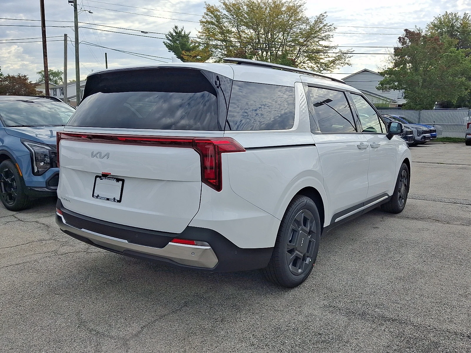 New 2027 White Kia SX image 5