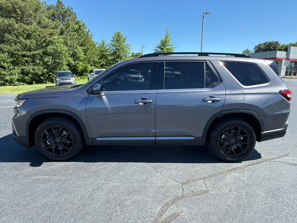 2025 Honda Pilot Touring AWD's photo