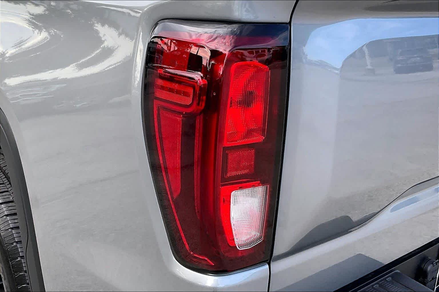 Used 2025 Sterling Metallic GMC Elevation image 25