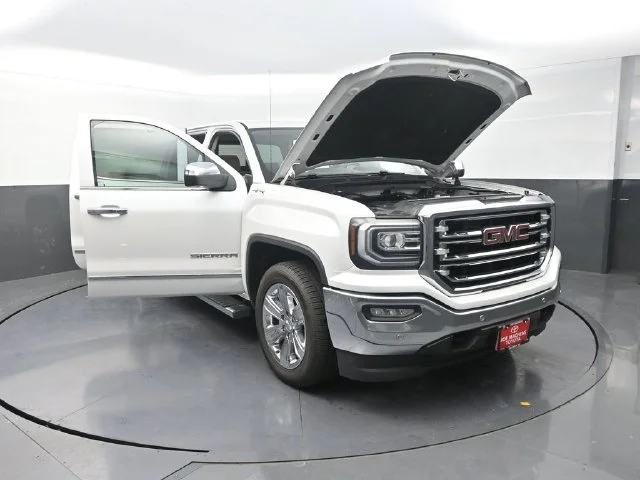 Used 2018 White GMC SLT image 39