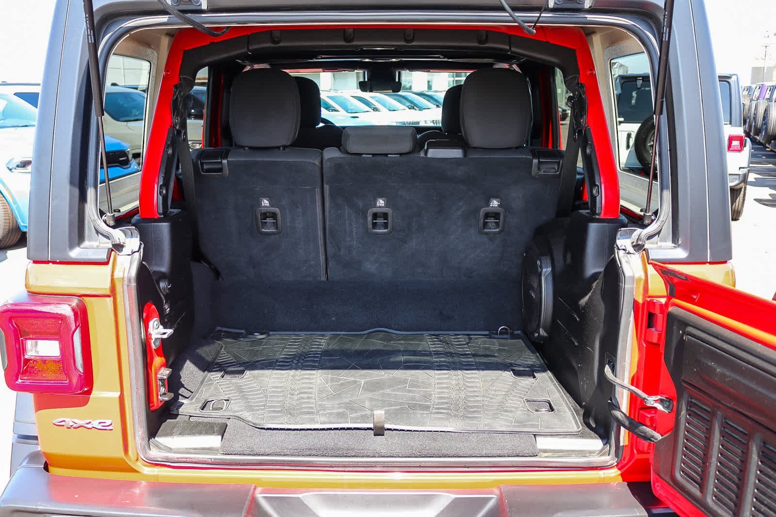Used 2021 Firecracker Red Clearcoat Jeep Unlimited Rubicon image 23