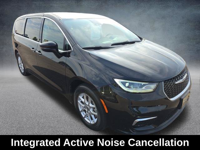Used 2024 Black Chrysler Touring L image 5