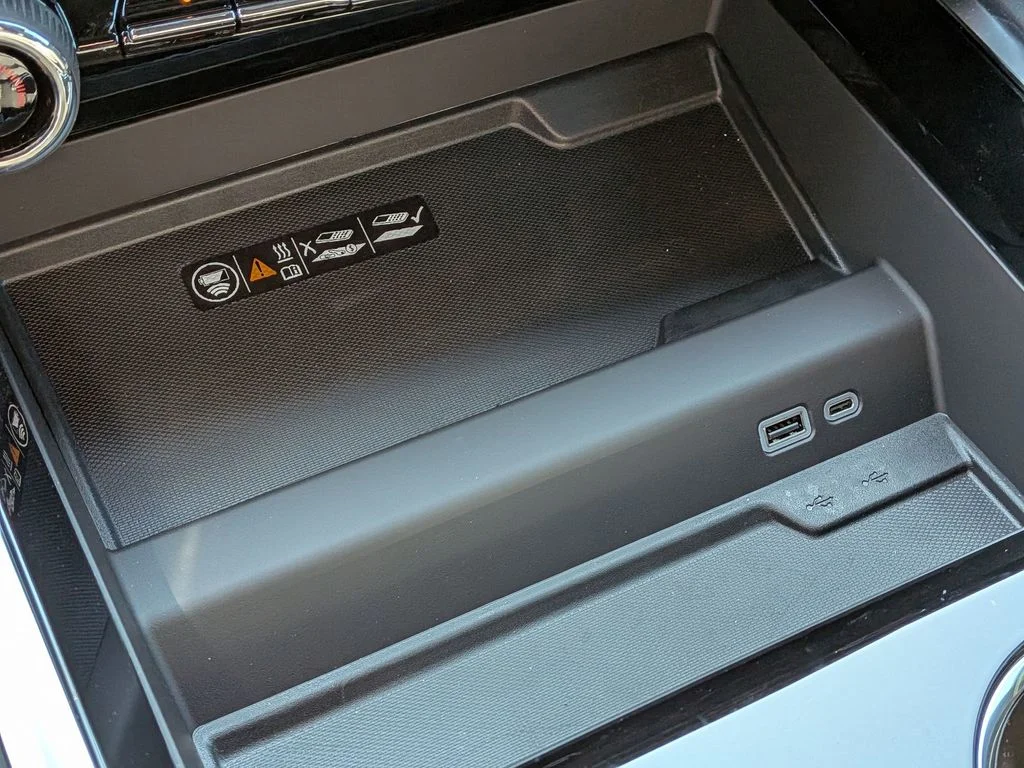 2026 Chevrolet Suburban Premier - Photo 35