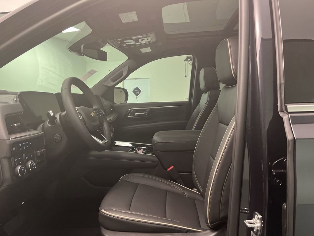 2026 Chevrolet Suburban Premier - Photo 11