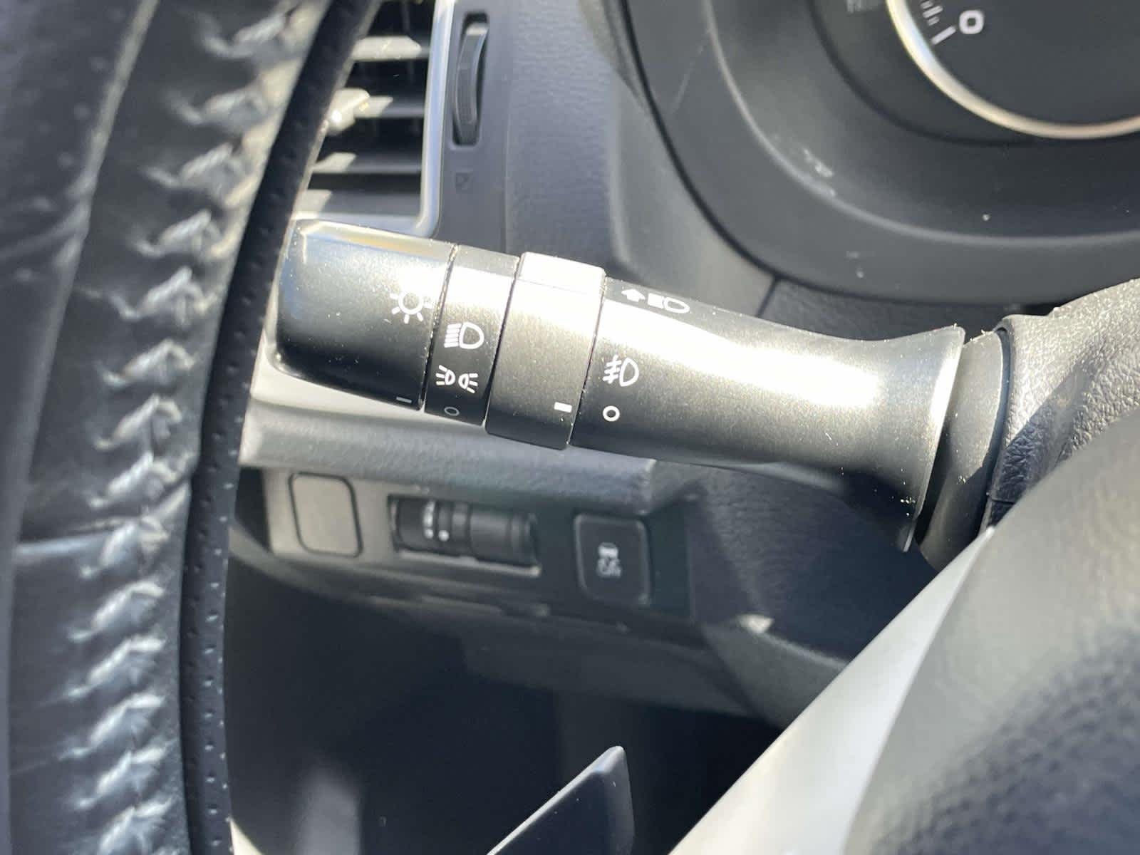 Used 2016 Whi/white Subaru 2.0i Sport Premium image 36