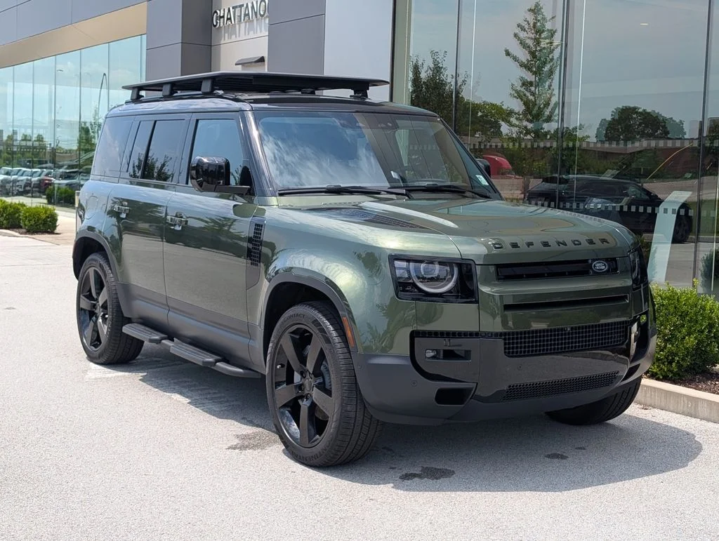 New 2026 Woolstone Green Land Rover S image 9