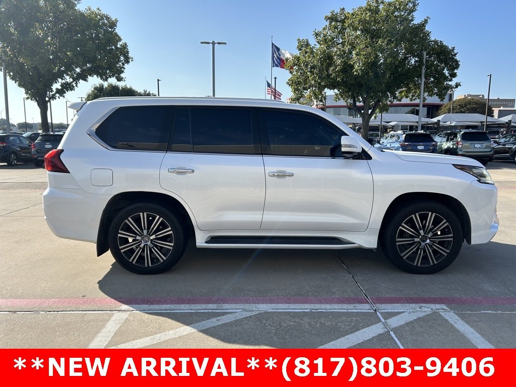 2021 Lexus LX 570 photo 4