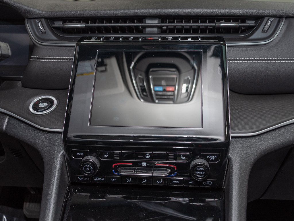 2023 Jeep Grand Cherokee Laredo - Photo 13