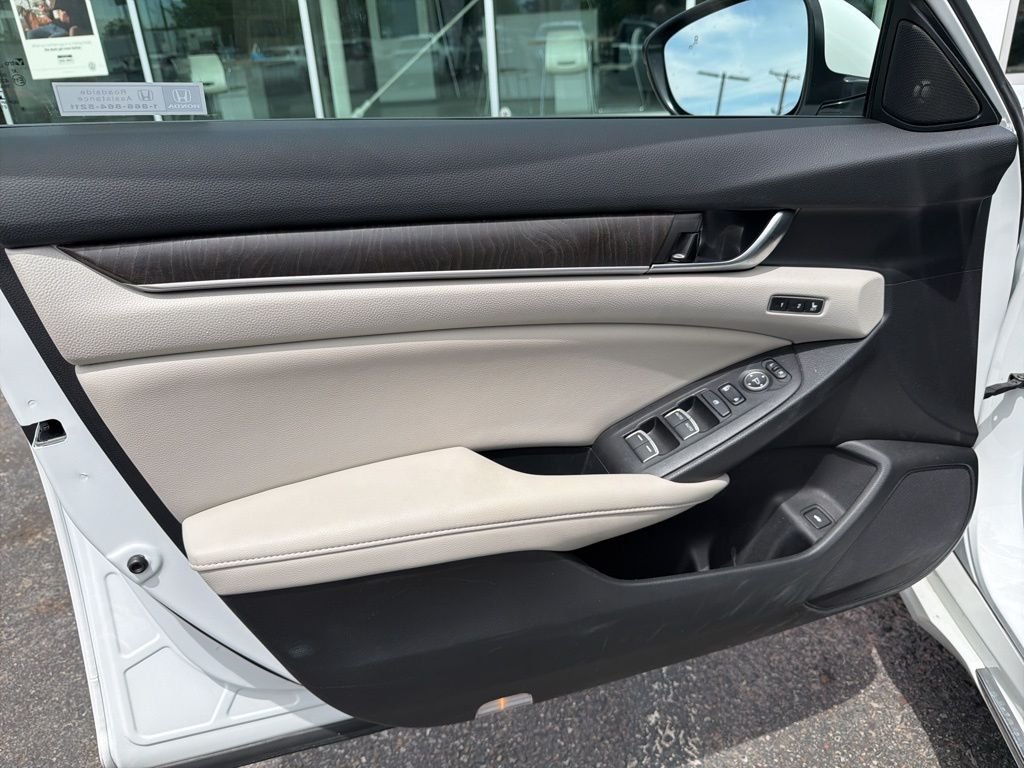 Used 2022  Honda Touring 2.0T image 15
