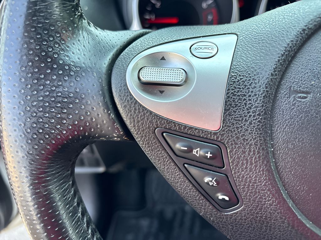 Used 2013 White Nissan SL image 10