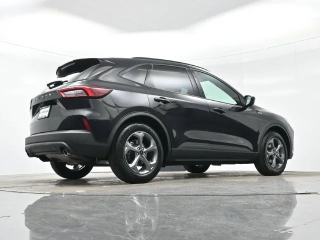 Used 2025 Agate Black Metal Ford ST-Line image 29