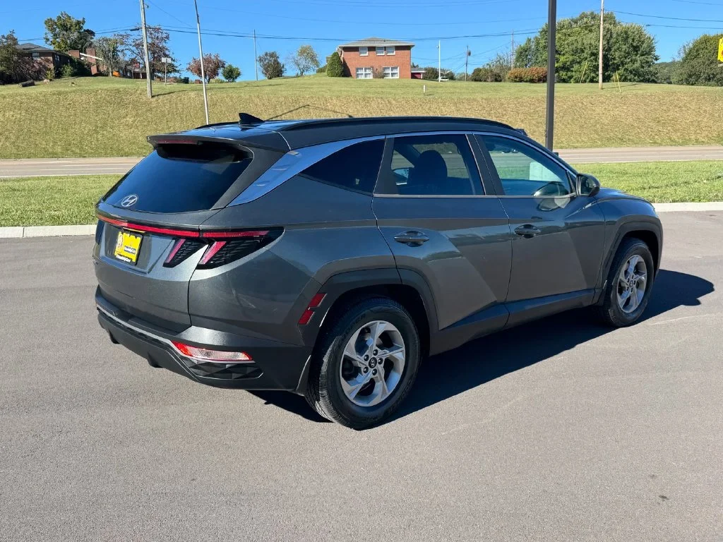 Used 2022 Gray Hyundai SEL image 4