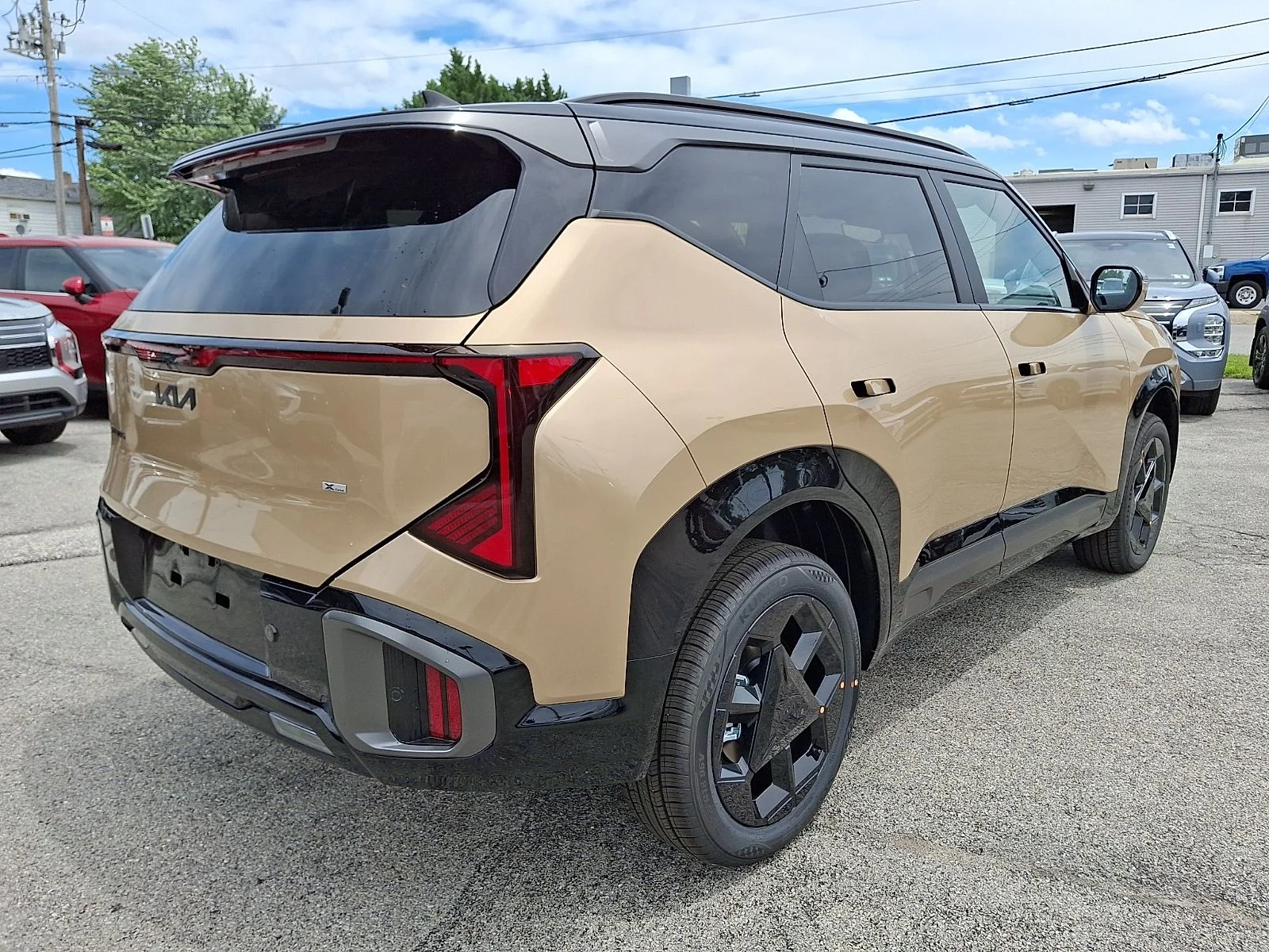 New 2027 Brown Kia X-Line S image 8