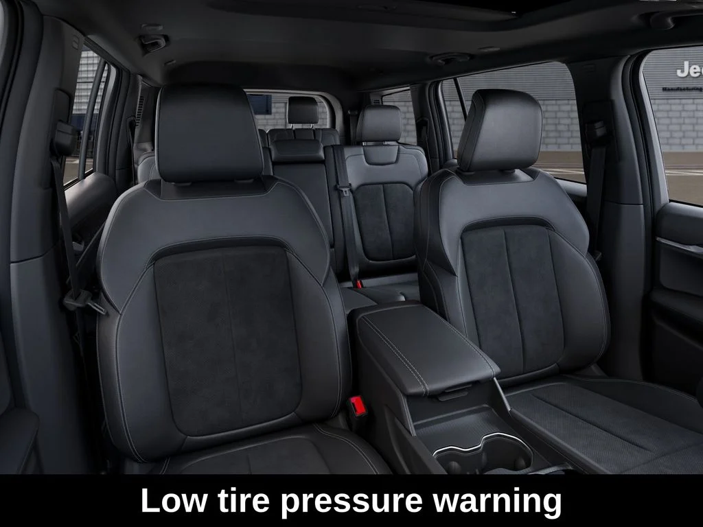 New 2026 Bright White Clear-Coat Exterior Paint Jeep Laredo Altitude image 16