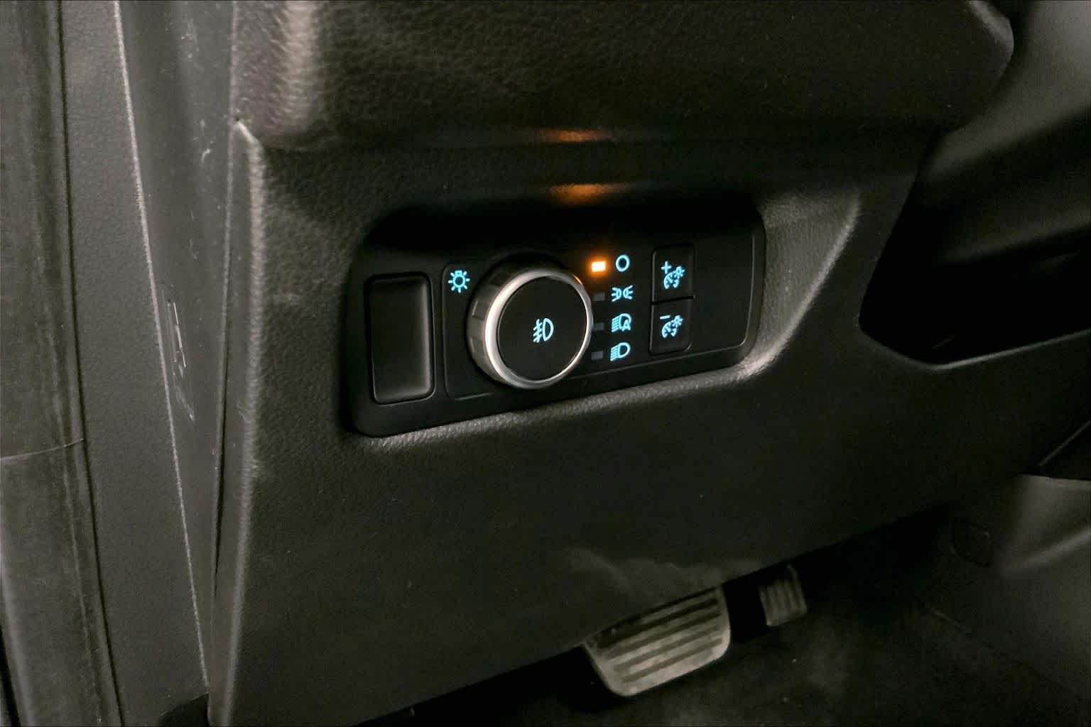 New 2026 Carbonized Gray Metallic Ford XL image 18