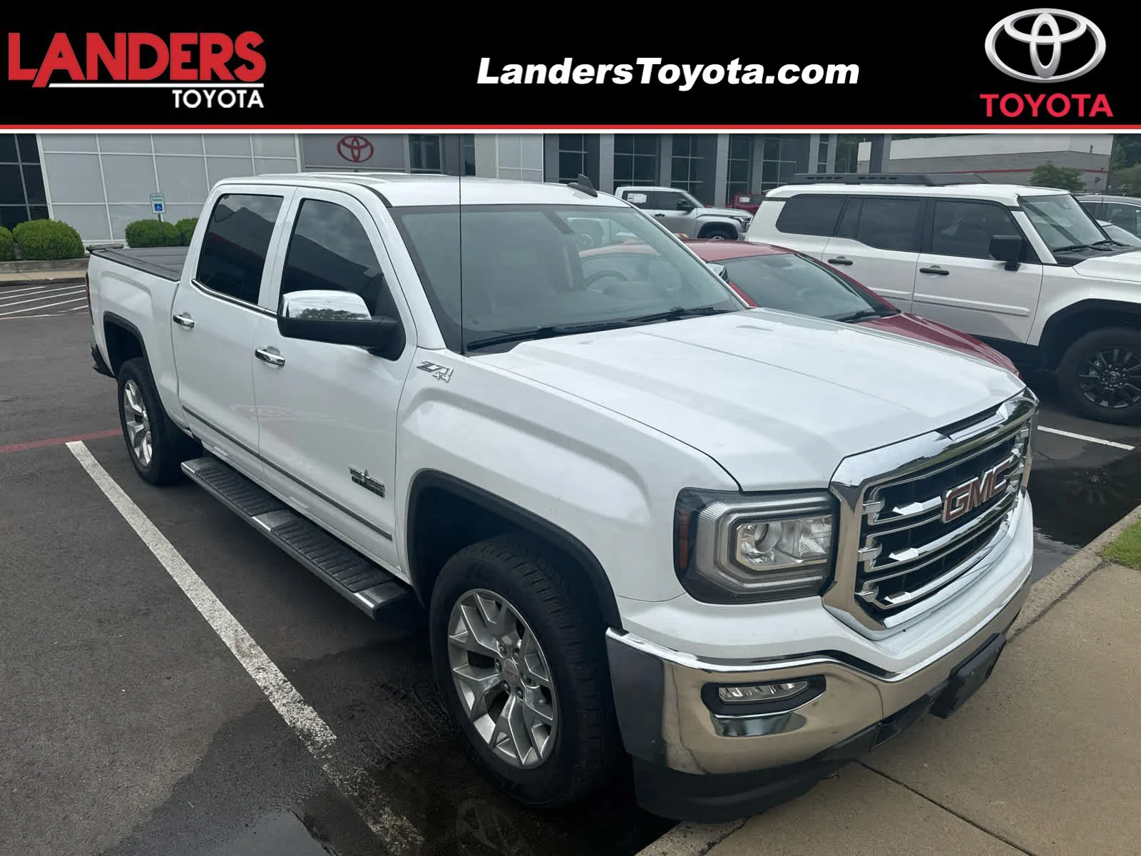 2018 GMC Sierra 4WD Crew Cab Short Box SLT's photo