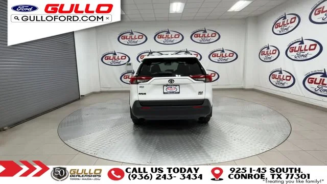Used 2025 Ice Toyota XLE image 7