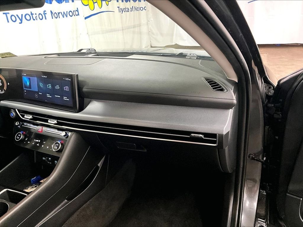 Used 2024 Gray Hyundai SEL image 13