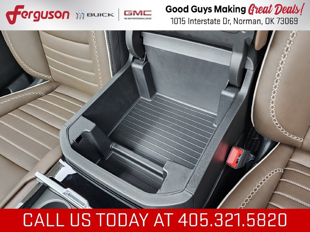 2026 GMC Yukon Denali Ultimate - Photo 38