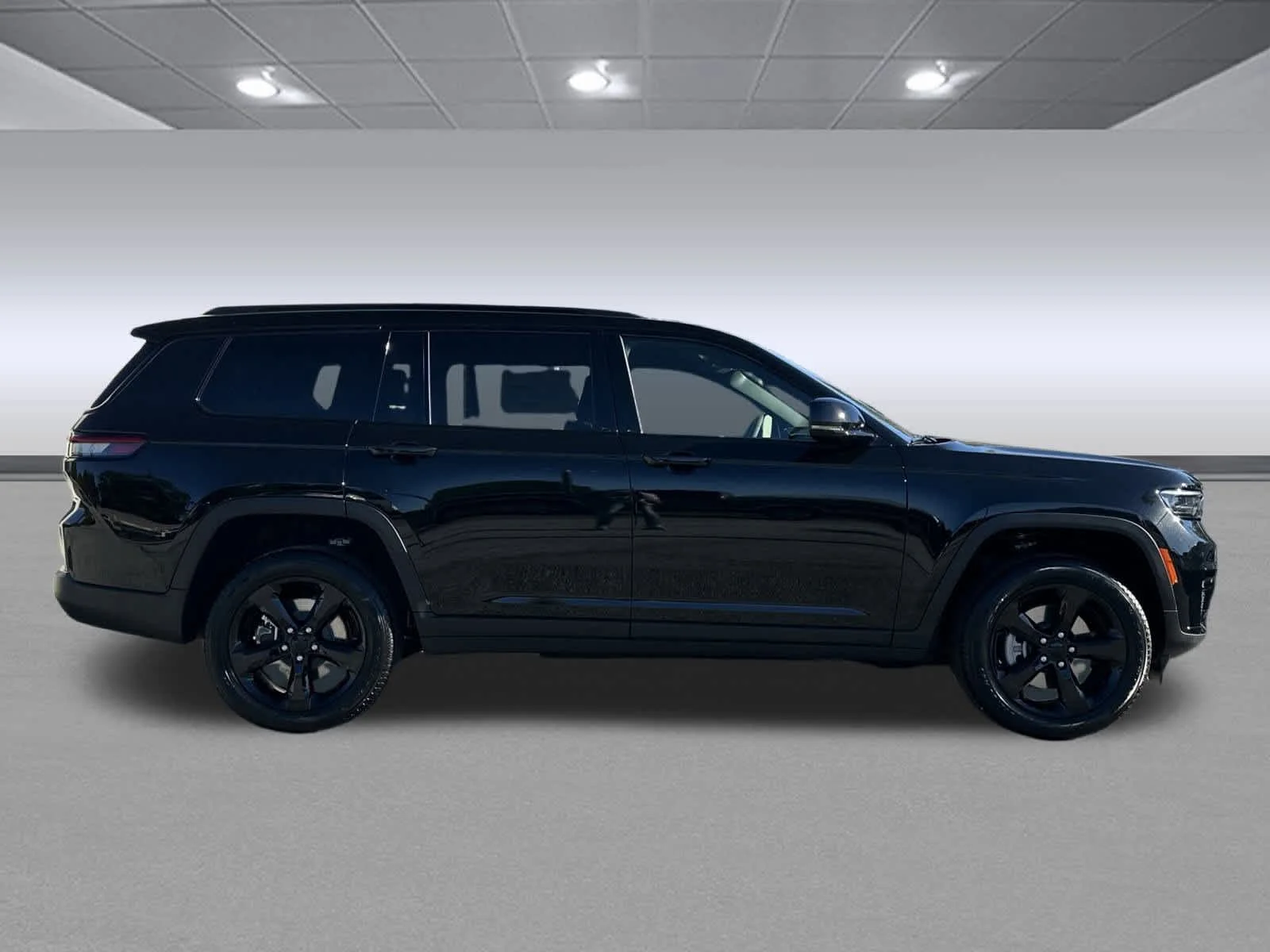 New 2025 Diamond Black Crystal Pearl-Coat Exterior Paint Jeep Limited image 8