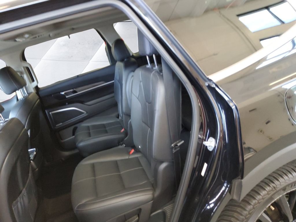 Used 2020 Black Kia SX image 18