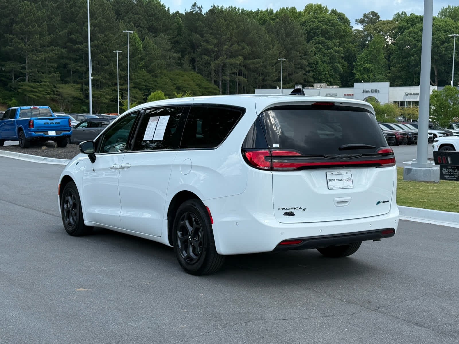 Used 2024 Bright White Clearcoat Chrysler Hybrid S Appearance Pkg image 3