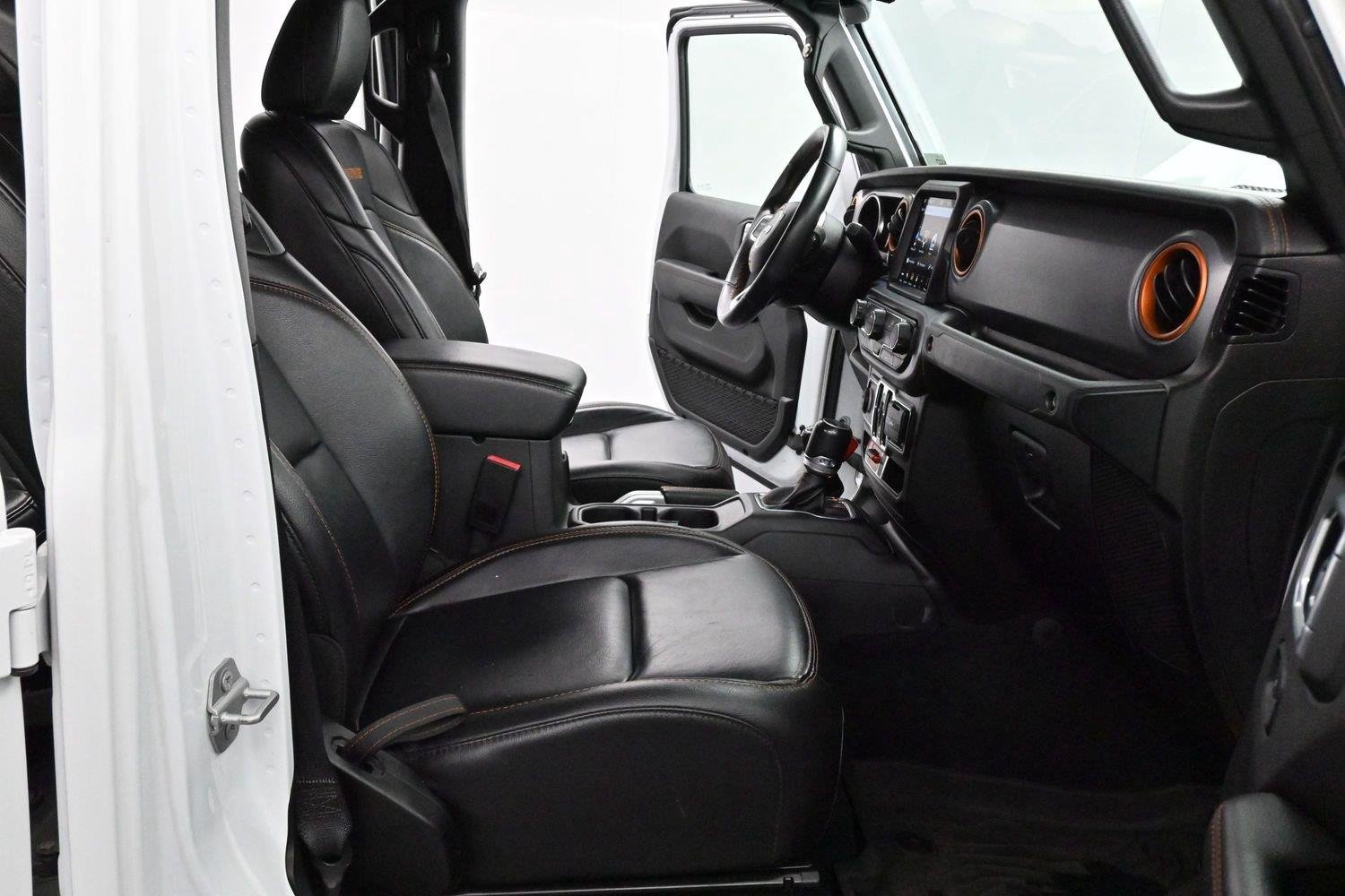 Used 2022 Bright White Clearcoat Jeep Mojave image 28