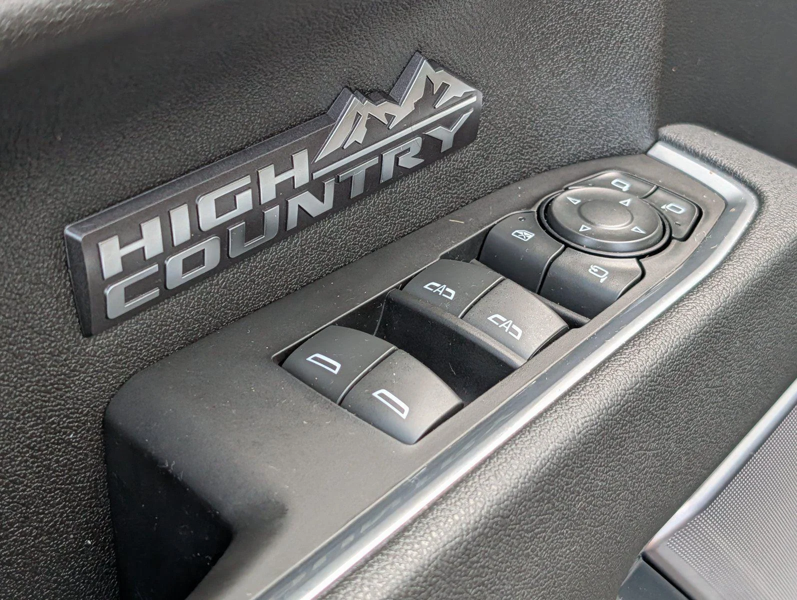 Used 2025 Sterling Gray Metallic Chevrolet High Country image 17