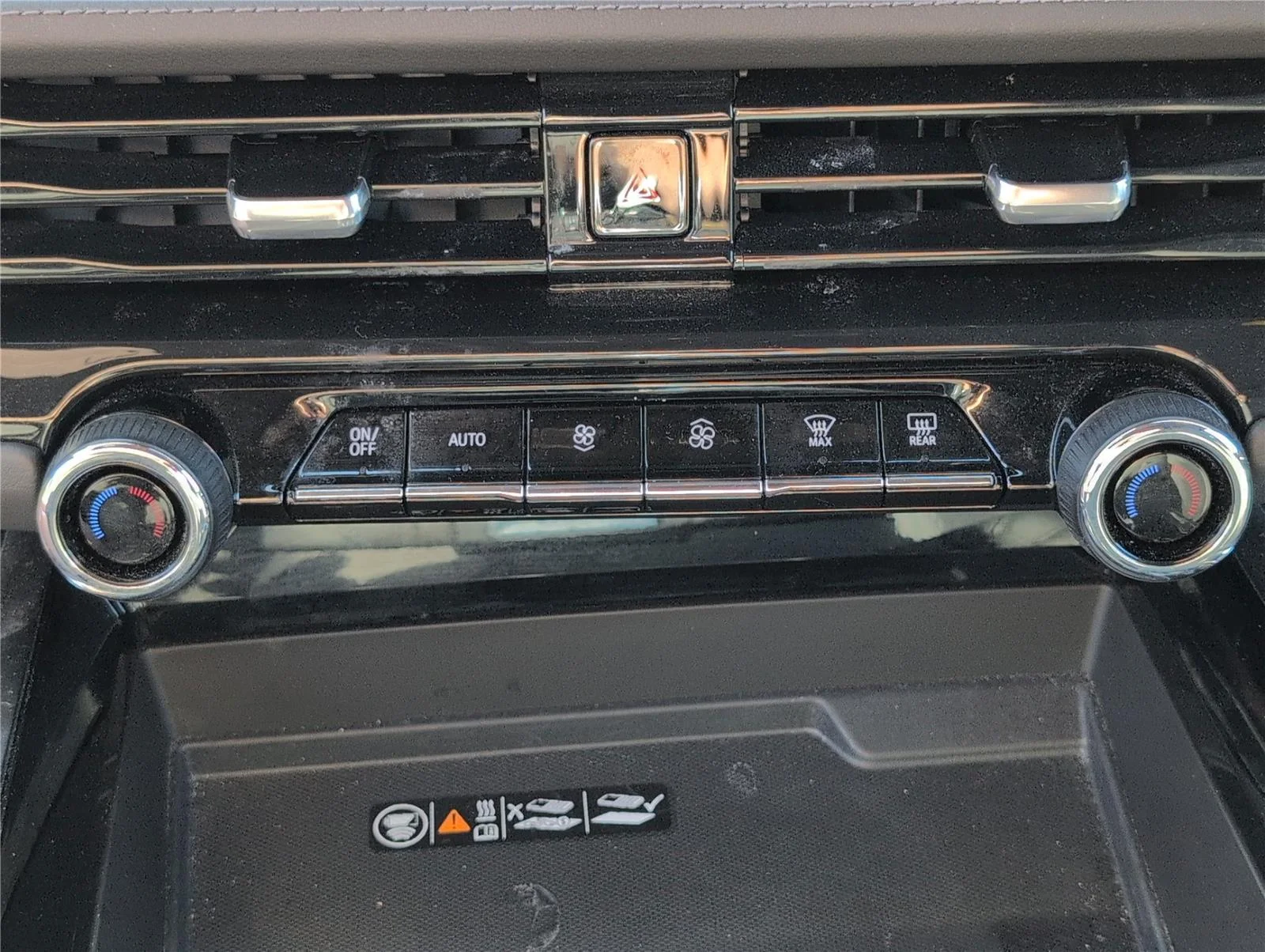 Used 2025 Iridescent Pearl Tricoat Chevrolet Z71 image 37