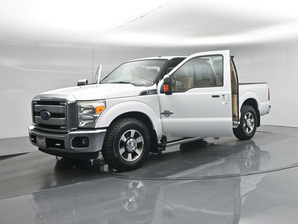 Used 2013 White Ford Lariat image 30