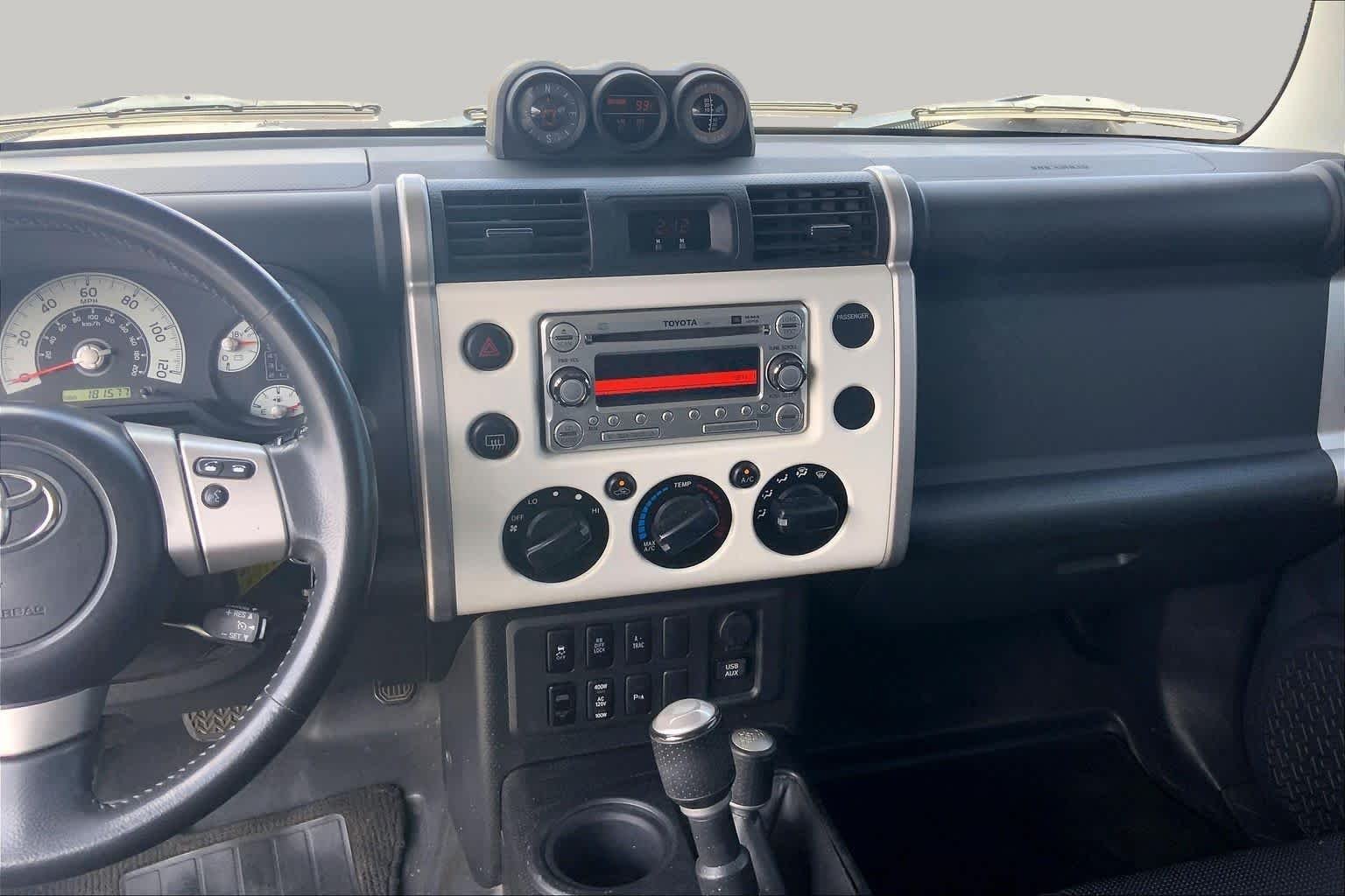 Pre-Owned 2014 Toyota FJ Cruiser