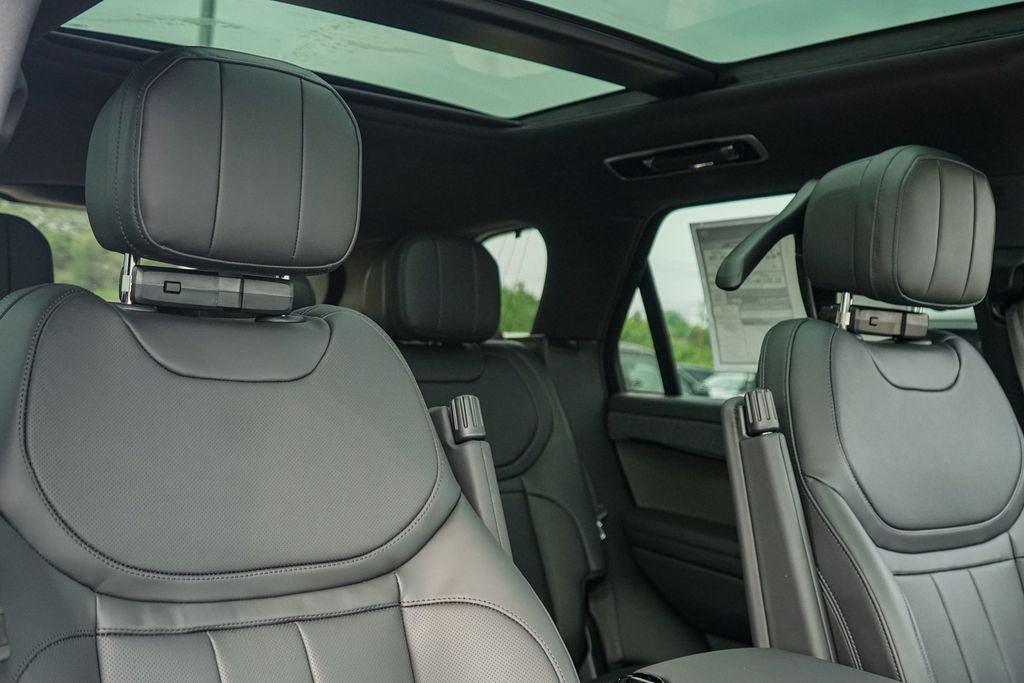 New 2026 Green Land Rover SE image 30